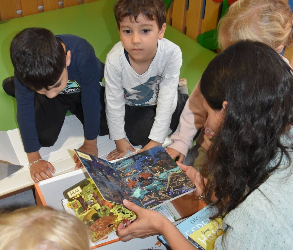 Leuchtende Kinderaugen in Essen: Kitas bekommen Leseboxen