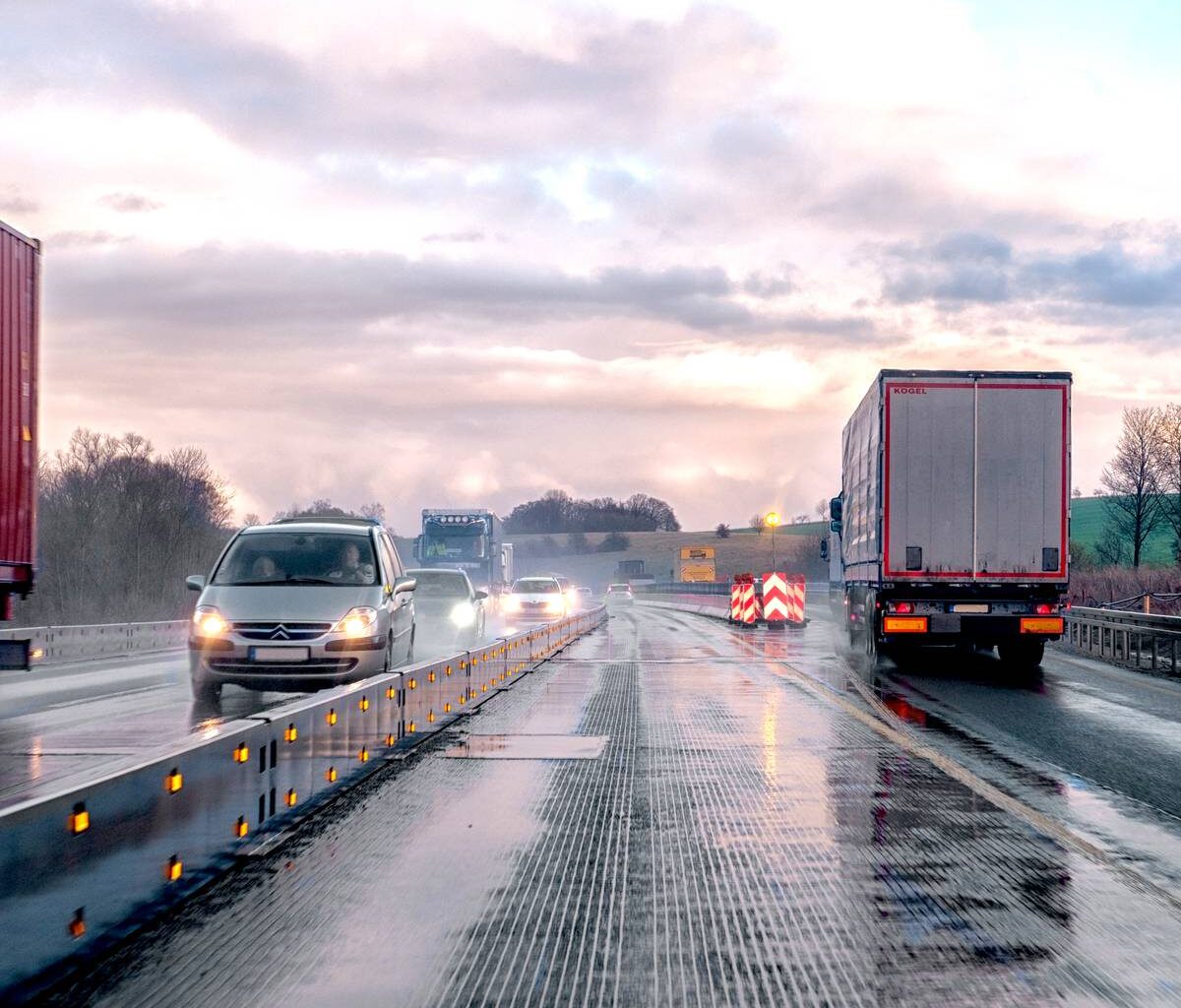 TÜV in Bochum bietet Licht-Check an