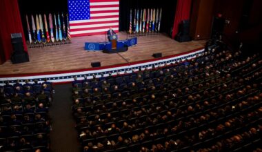 Trump stimmt Militärspitze auf "Krieg" in den USA ein