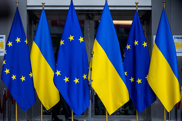 Frankreich veranstaltet einen europäischen Gipfel zur Gewährung von "Sicherheitsgarantien" für die Ukraine, während Moskau vor jeglichem Eingreifen warnt