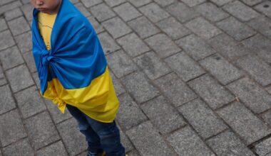 Kind mit Ukraineflagge