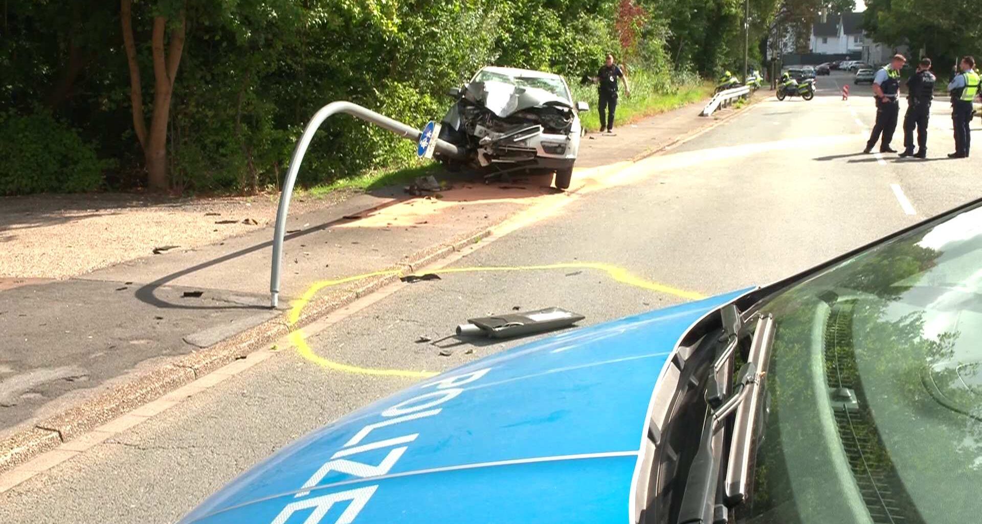 Polizei Dortmund verfolgt Autofahrer - weil er DAS in der Mittelkonsole hatte