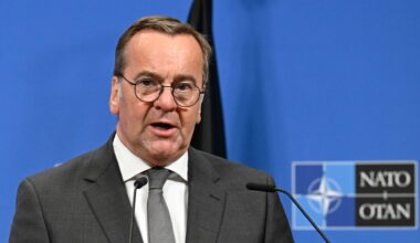 Bundesverteidigungsminister Boris Pistorius (SPD) spricht zu den Medien im NATO-Hauptquartier.