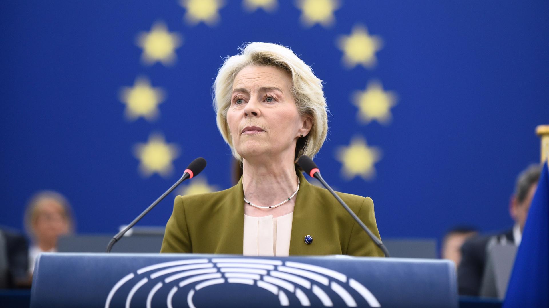 EU-Kommissionspräsidentin Ursula von der Leyen spricht im Europäischen Parlament in Straßburg