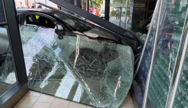 Gladbeck: Auto fährt in Supermarkt