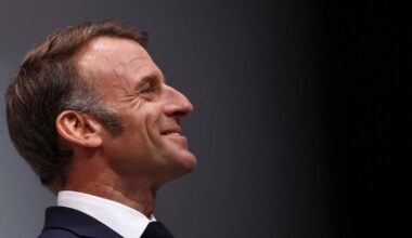 Frankreichs Präsident Emmanuel Macron empfängt Selenskyj vor Treffen der Koalition der Willigen