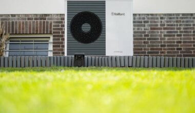 Verbraucherzentrale informiert bei Spaziergang über Wärmepumpen
