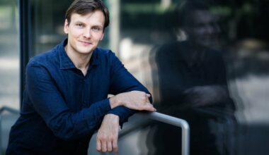 Chefdirigent Vitali Alekseenok in Lyon, Berlin und Dresden