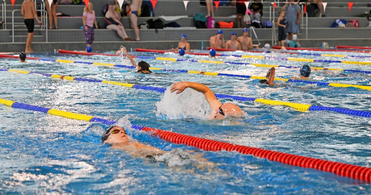 Blitzeinschlag verkürzt das Wuppertaler 24-Stunden-Schwimmen