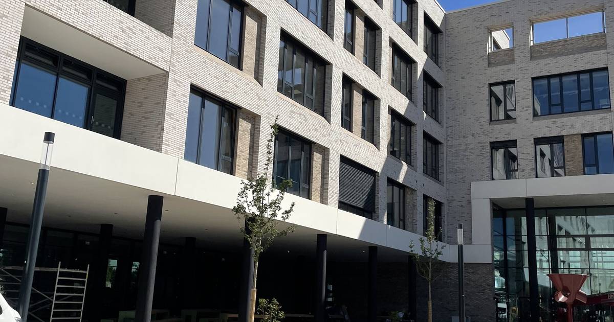 Wasserschaden in Benrather Realschule besorgt Sportler