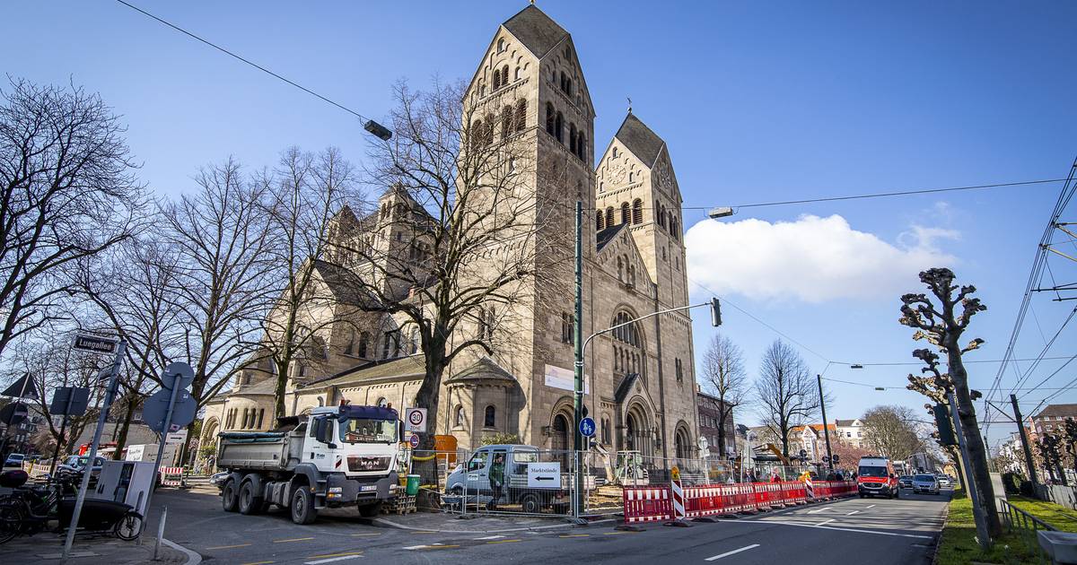 Pfarrer D. beerdigt den früheren Stadtdechanten Wilhelm Terboven