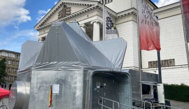 Musikalische Demo für Menschenrechte auf dem Opernplatz