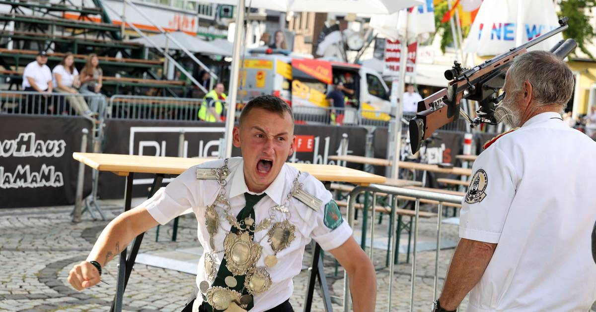 Stadtschützenfest 2025 Mönchengladbach - Fotos vom Vogelschuss