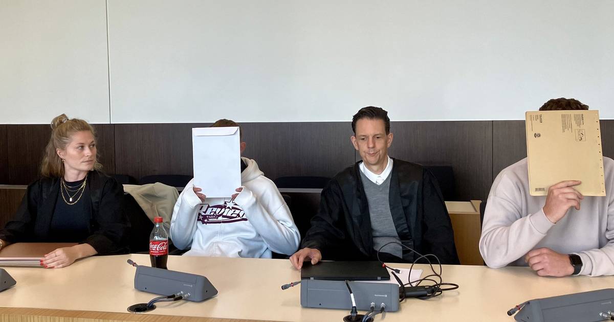 Prozess in Düsseldorf: Bewährung für junge Brandstifter