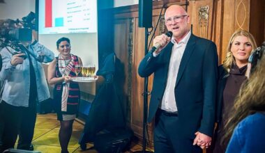 Sören Link (SPD) setzt sich gegen Carsten Groß (AfD) durch und bleibt Oberbürgermeister