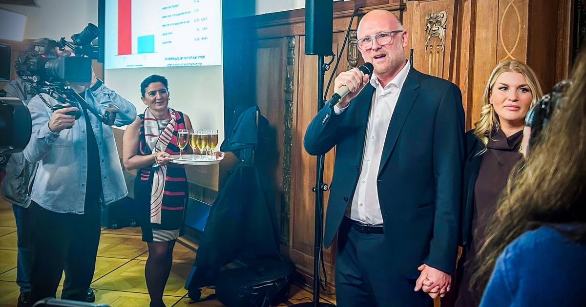 Sören Link (SPD) setzt sich gegen Carsten Groß (AfD) durch und bleibt Oberbürgermeister