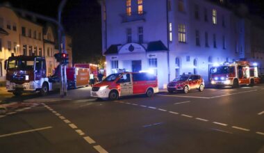 Sechs Autos brennen auf Parkdeck aus