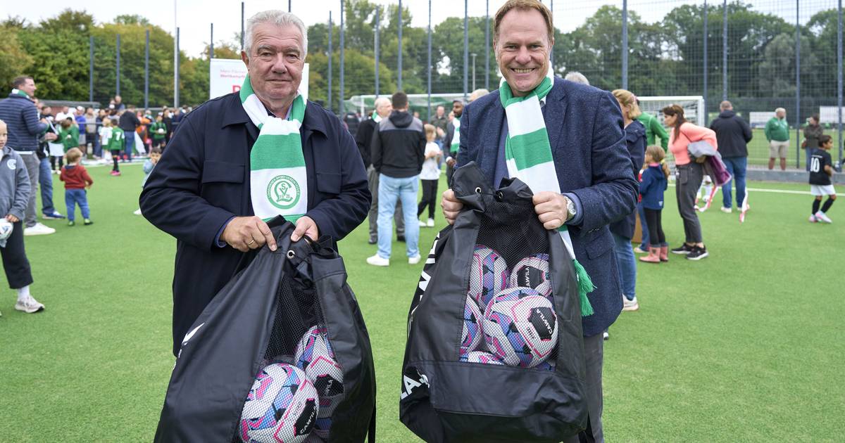Neues Kunstrasenfeld auf der Sportanlage Lohausen