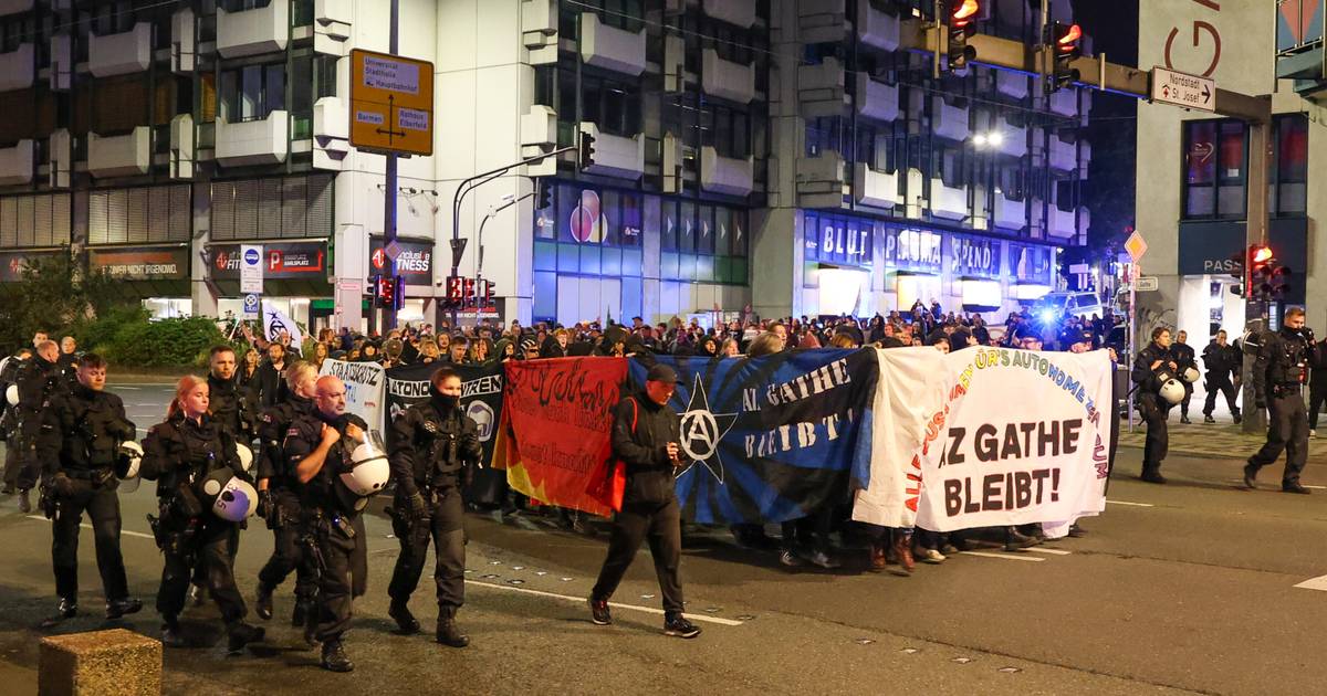 Demo für Autonomes Zentrum in Wuppertal