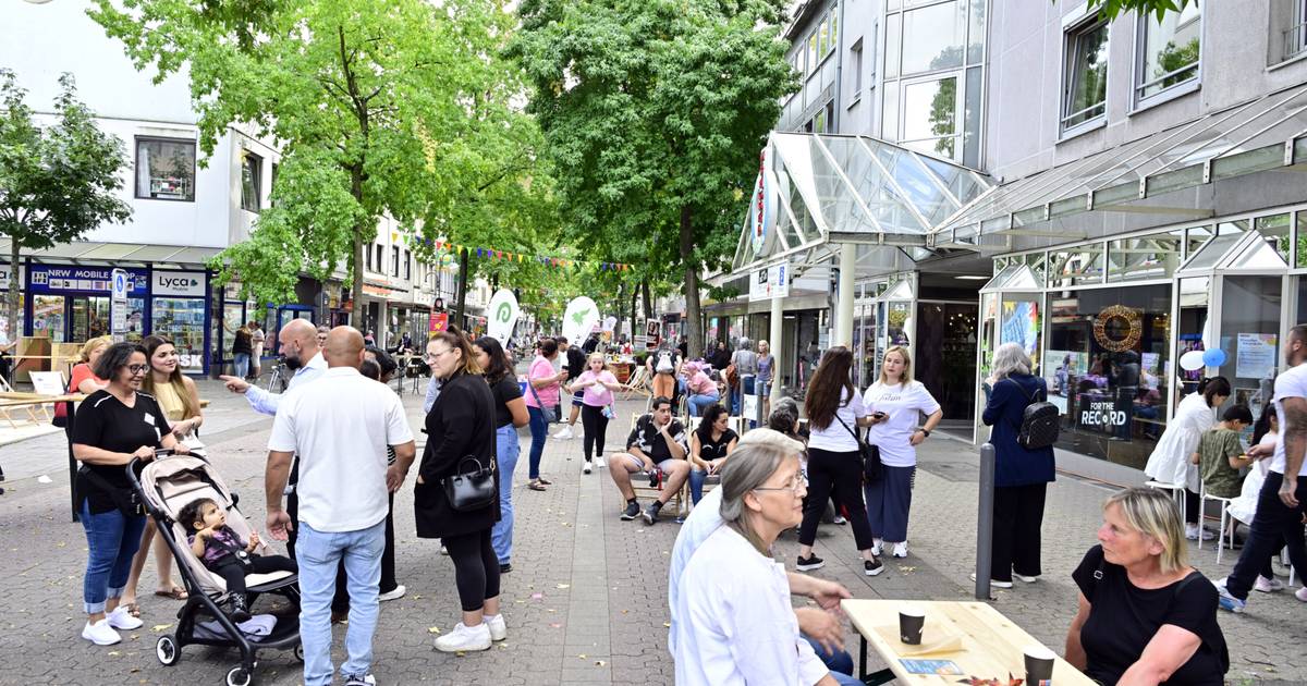 Straßenfest Friedrich-Ebert-Straße mit Vielfalt beim Essen und den Kulturen