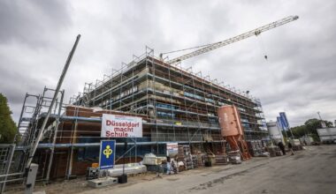 Richtfest Luisen-Gymnasium in Düsseldorf: Schulwegsicherheit bleibt Thema