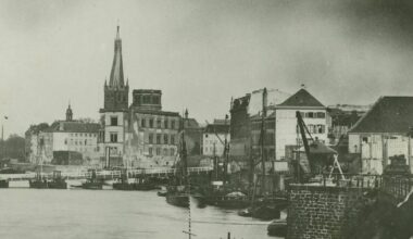 Sparkasse beim Rheinwerft auf dem Holzweg