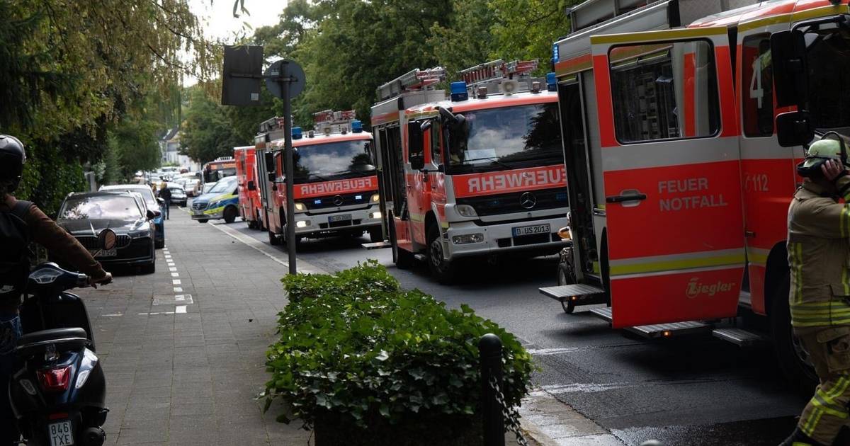 Feuer in Düsseldorf Ludenberg: Kellerbrand macht Haus unbewohnbar