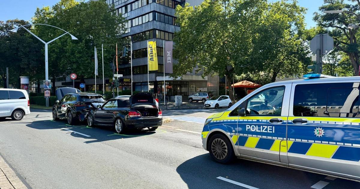 Auffahrunfall Bad Godesberg B9, Zwei Frauen leicht verletzt
