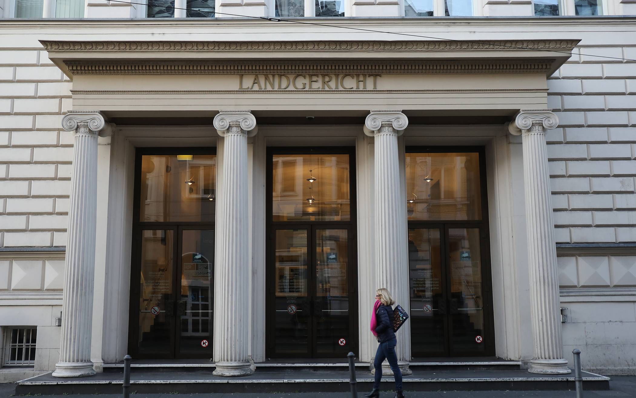Ein Drogenkurier, der im Januar Zollbeamten auf der A3 bei Siegburg ins Netz ging, ist jetzt am Bonner Landgericht für schuldig befunden worden.