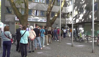 Nordrhein-Westfalen: Softwareprobleme und lange Wartezeiten bei Direktwahlen in Köln
