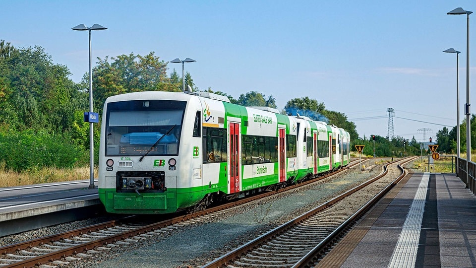 Thüringen: Mann von Zug erfasst und getötet - Bahnstrecke zwischen Bad Klosterlausnitz und Gera wieder frei