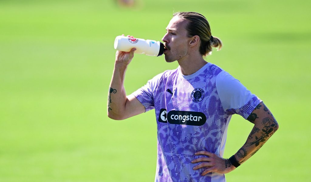 „Er ist fit“ – warum St. Pauli-Kapitän Irvine in Kiel trotzdem kein Comeback gab