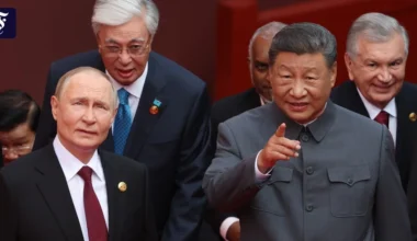 Bei Treffen in Peking: Putin und Xi sprechen über die Unsterblichkeit