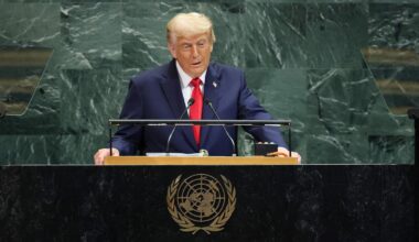 Trump teilt in kurioser UN-Rede gegen die Weltgemeinschaft aus, feiert sich selbst und lobt Deutschland