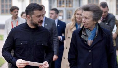 Prinzessin Anne überreichte dem ukrainischen Präsidenten Wolodymyr Selenskyj einen Brief mit Emblem des Königshauses. Foto: Thom