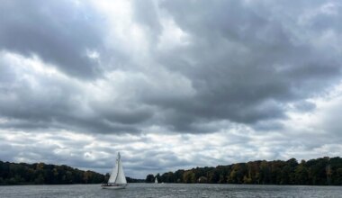 Wolken und Regen - Wechselhaftes Wetter in Berlin und Brandenburg - Panorama