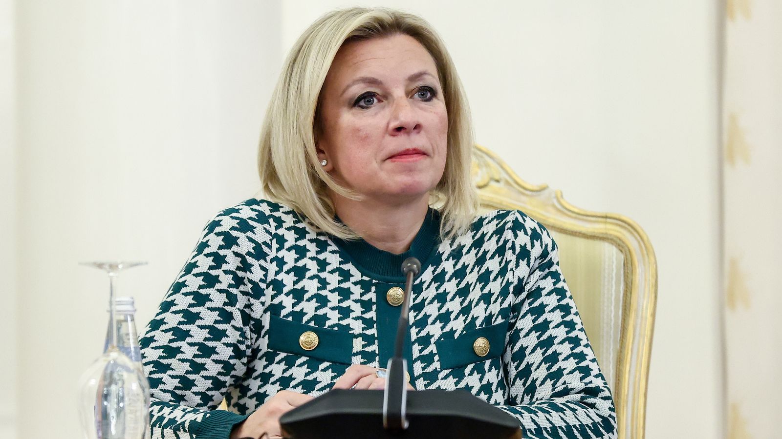 Ukraine-Ticker: Moskau droht der EU mit "schmerzhafter Reaktion"