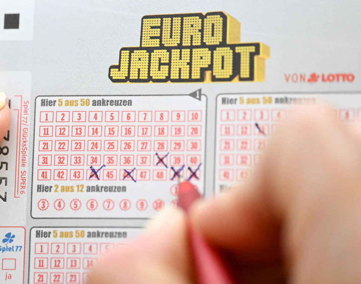 Glücksspiel - Stuttgarter räumt beim Eurojackpot 1,2 Millionen Euro ab - Wirtschaft