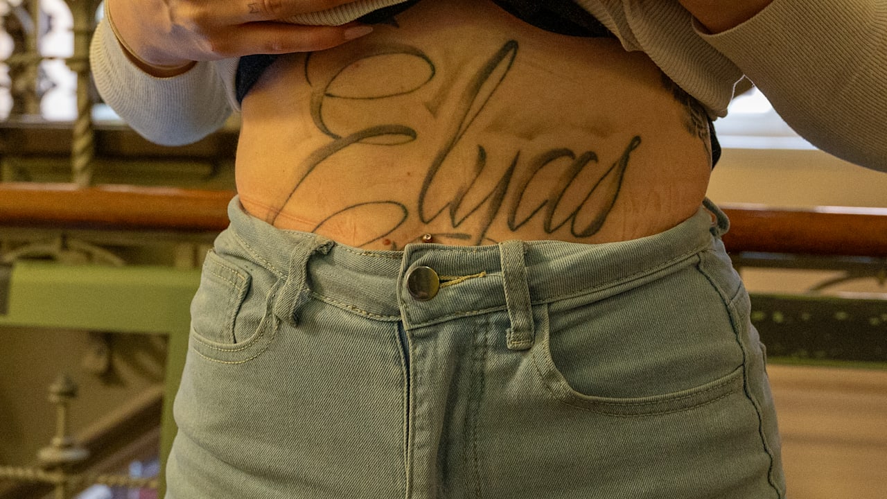 Hamburg: Afghane entführt Frau, lässt laut Anklage Namen tätowieren | Regional