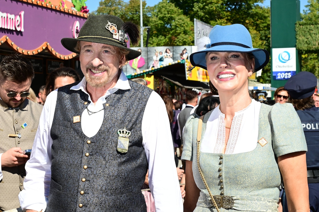 Thomas Gottschalk und seine Frau Karina auf dem Münchner Oktoberfest 2025.
