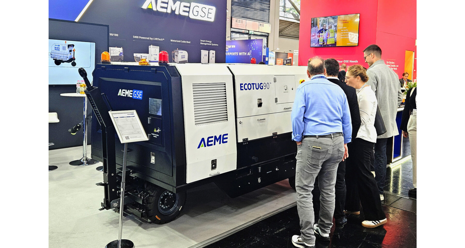 AEME GSE präsentiert innovatives batteriebetriebenes Bodenstromaggregat EcoTug auf der Inter Airport Europe