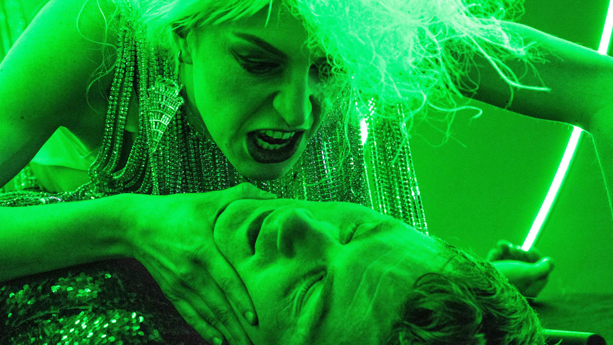 „Hamlet“ in Hamburg: Im Rücken die Ruinen Europas, am Ende die chinesische Zukunft