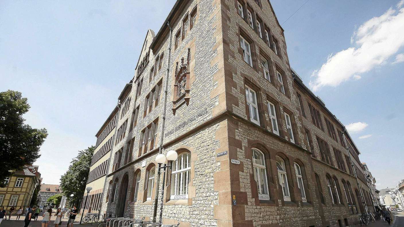 Die Stadtbibliothek Göttingen: Dort  ist die Ausstellung zum Thema Menschenwürde zu sehen. 