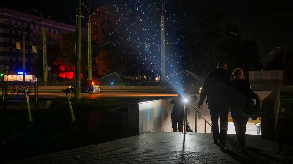 Massive Stromausfälle in 8 Regionen der Ukraine nach Russlands Angriffen