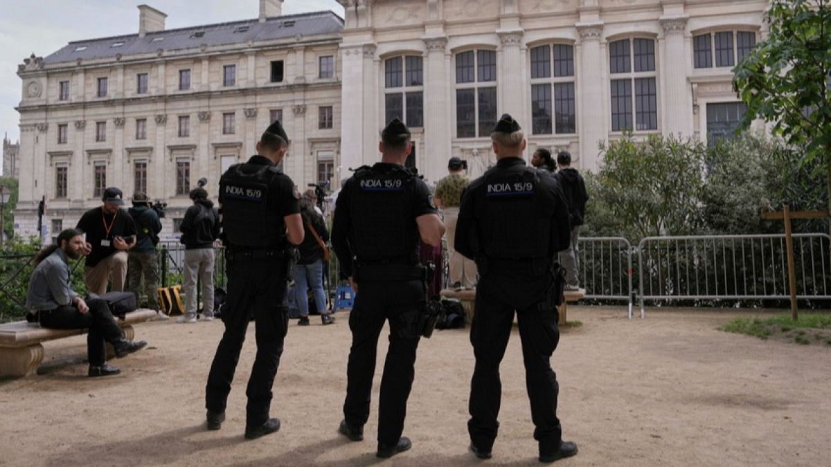 Frankreich: Russischer Oppositioneller Wladimir Ossetschkin im Visier, vier Männer in Haft