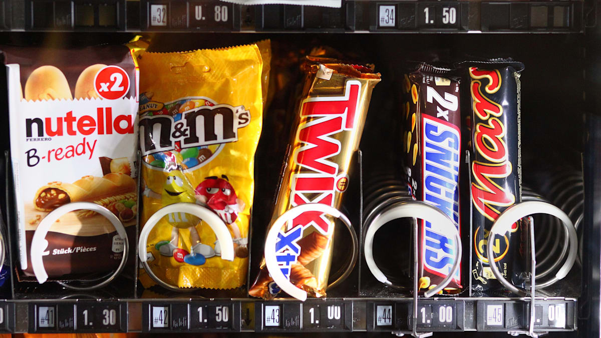 Hamburg: Süßigkeitendieb bleibt mit Arm in Automaten stecken – 8000 Euro Schaden