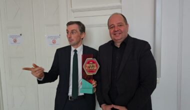 Latina-Schüler holen nach 7 Jahren erneut den Titel in der Fernsehshow „Die beste Klasse Deutschlands“ – Bildungsminister überreicht Preis