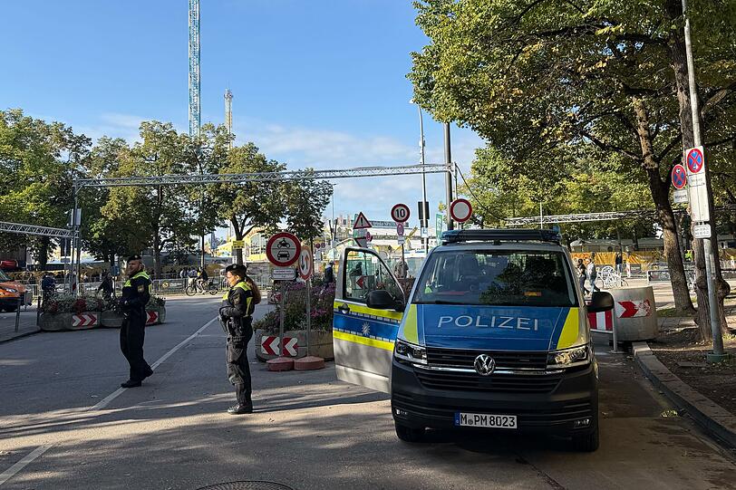 Alle Zugänge sind derzeit polizeilich gesichert. Alle Zugänge sind derzeit polizeilich gesichert.