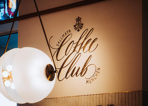 Eine Verbindung aus eleganter Dallmayr-Klassik und modernem Coffeeshop-Zeitgeist findet man ab sofort in der Dienerstraße.