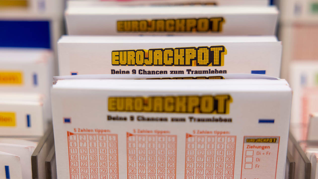 Lotto-Gesellschaft wundert sich!: Super-Millionär meldet sich nicht | Regional